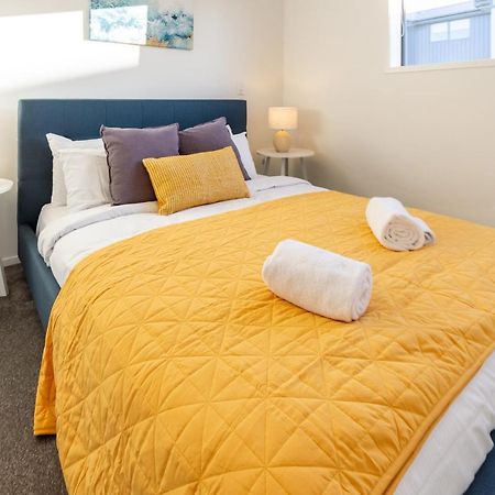 Urban Park Escape 2 Bed 2 Bath W/Carpark Lejlighed Christchurch Eksteriør billede