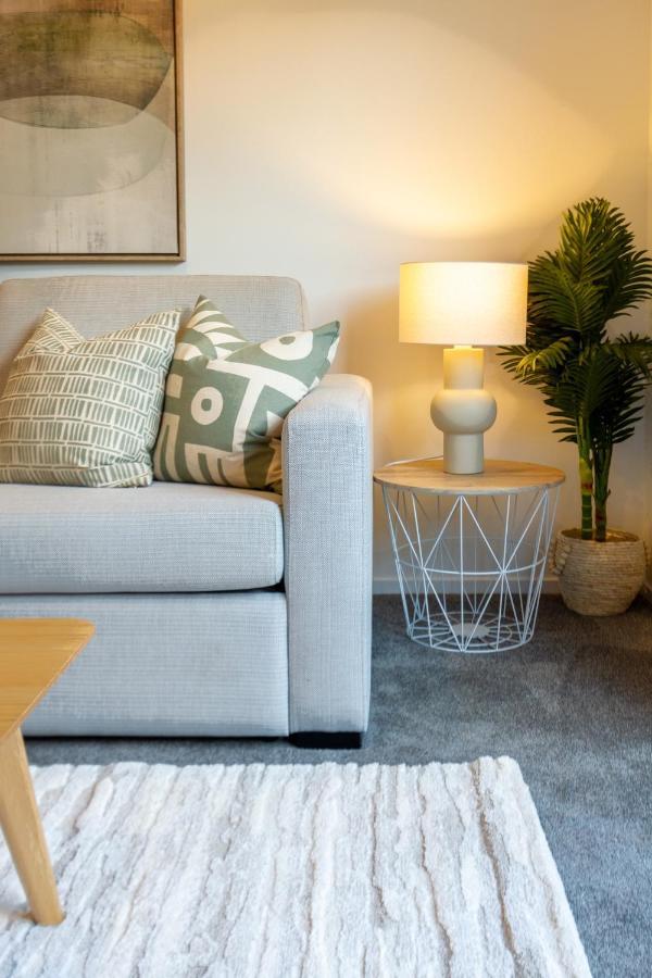 Urban Park Escape 2 Bed 2 Bath W/Carpark Lejlighed Christchurch Eksteriør billede
