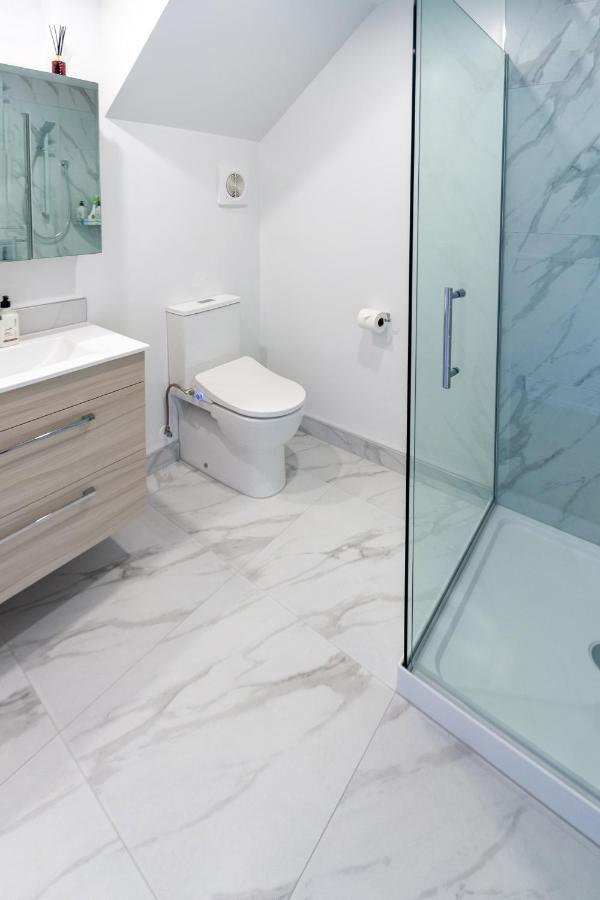 Urban Park Escape 2 Bed 2 Bath W/Carpark Lejlighed Christchurch Eksteriør billede