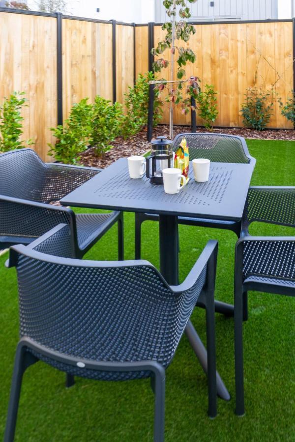 Urban Park Escape 2 Bed 2 Bath W/Carpark Lejlighed Christchurch Eksteriør billede