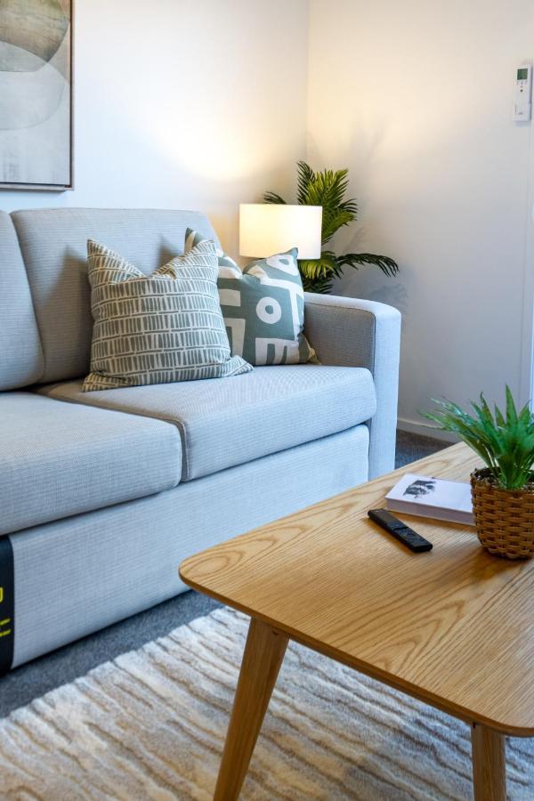 Urban Park Escape 2 Bed 2 Bath W/Carpark Lejlighed Christchurch Eksteriør billede