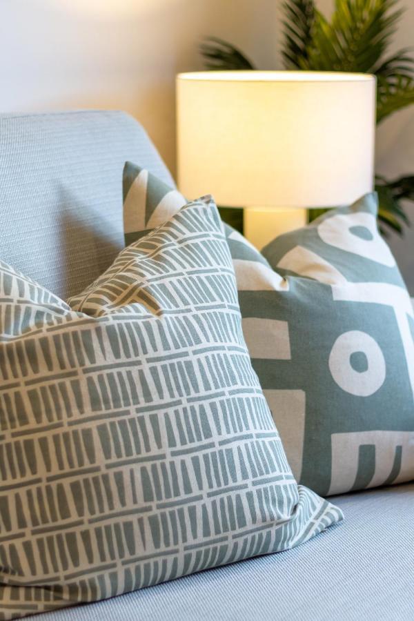 Urban Park Escape 2 Bed 2 Bath W/Carpark Lejlighed Christchurch Eksteriør billede